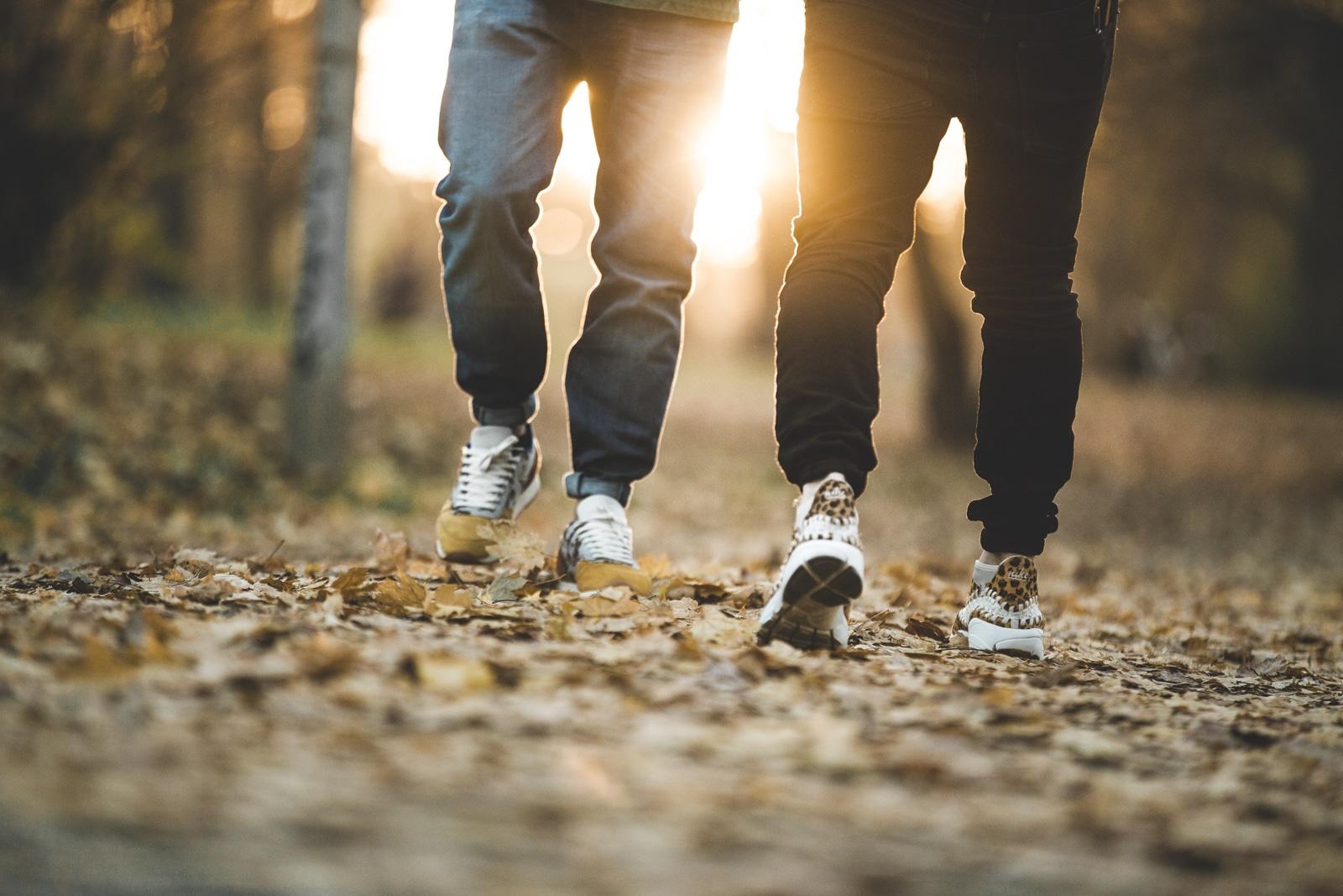 Zwei Männer im Park