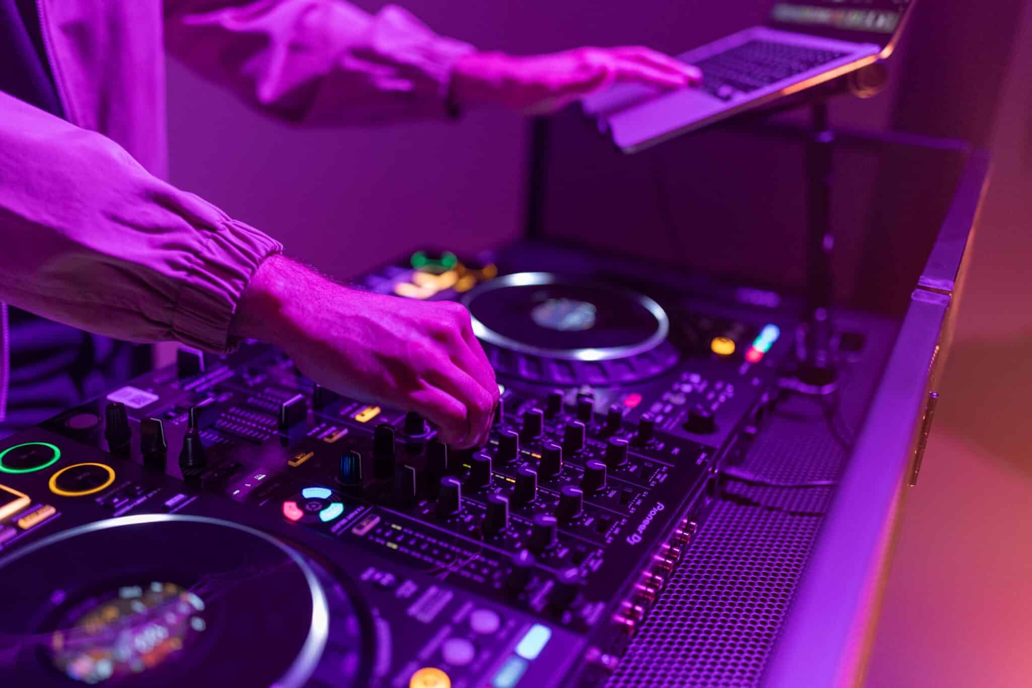 2026_DJ_Jonas_Enseleit_Musikerportrait_Fotograf_Leipzig_Jörg_Singer_02